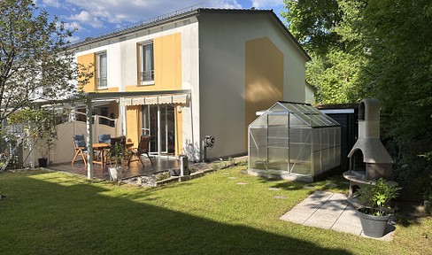 Well-maintained end-terrace house with idyllic garden in a prime location in Nuremberg - built in 2010