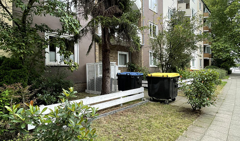 Central 2-room raised first floor apartment with balcony and EBK in Hanover