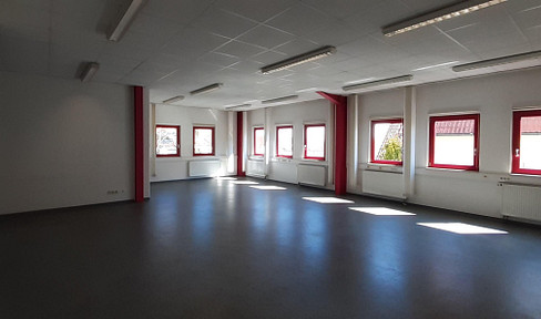 Hall with office, divisible into office and hall, separate access
