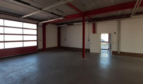 Halle mit Büro mit eigenem Zugang
