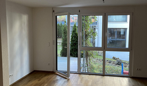 Neuwertige und Preiswerte 2,5 Zi. Hochpatere- Wohnung mit gehobener Ausstattung in Backnang