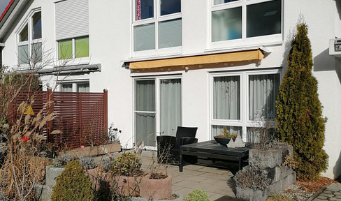 Attractive, very well-kept semi-detached house with wonderful views