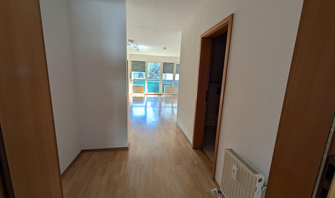 Eine wunderschöne geräumige lichtdurchflutete 2-Zi Wohnung in bester Lage Nürnberg-Zabo zu verkaufen