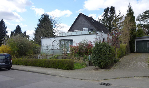 RESERVED FREE OF PROVISION 3 apartments with terraces, in 2 houses