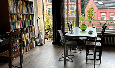 Own use or capital investment (3.91 % yield) - attic apartment with 2 balconies in Bonn - Poppelsdorf