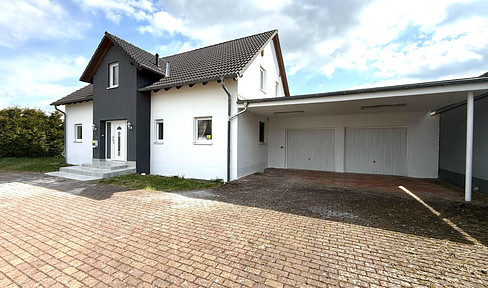 Neuwertiges, großes u. schönes Einfamilienhaus mit Doppel-Garage * in Großlittgen