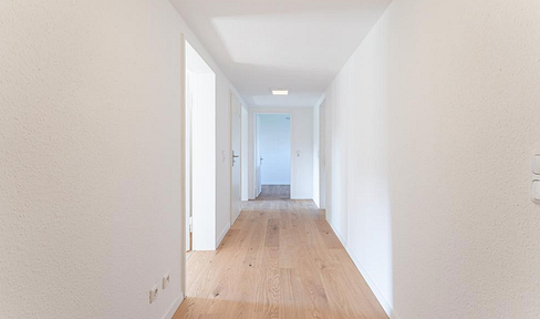 Terrassenwohnung mit Garten frisch renoviert