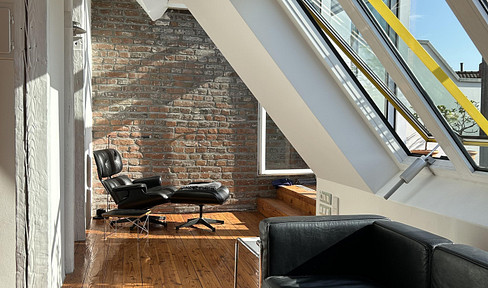 Top floor apartment in the Agnesviertel