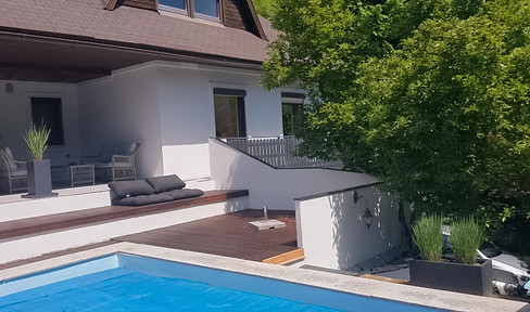 Villen Etage mit eigenem Pool 5 Minuten vom Badesee