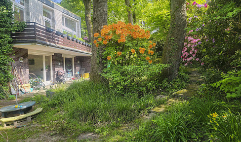 Großzügiges Ein-/Zweifamilienhaus in bester Lage mit tollem Garten