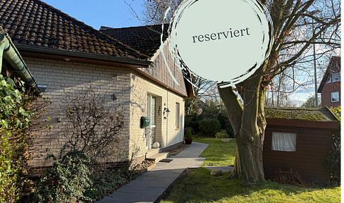 Centrally located, solid bungalow with beautiful garden and expansion potential - commission-free