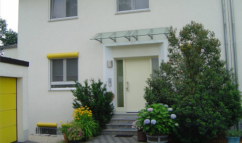 Refuge in the countryside - Luxurious 8-room semi-detached house with large plot in Erlensee
