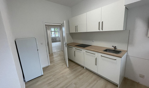 Erstbezug: Helle, möblierte, vollständig renovierte 2-Raum-Wohnung (Mietdauer max. 2 Jahre)