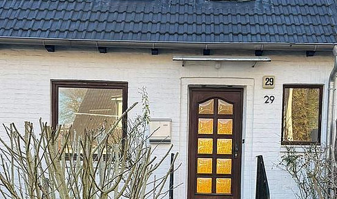 Charmantes Reihenmittelhaus mit Potenzial in Hamburg-Iserbrook