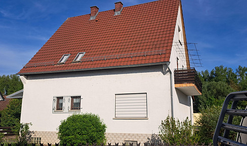 Freistehendes Zweifamilien Haus in Ortsrandlage von Altrip