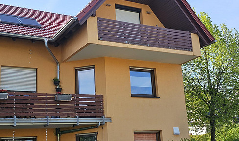 Top renovated 3-room top floor apartment with a view of Erfurt