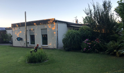 Modernes Gewerbeobjekt im Bungalowstil mit Betriebsleiterwohnung