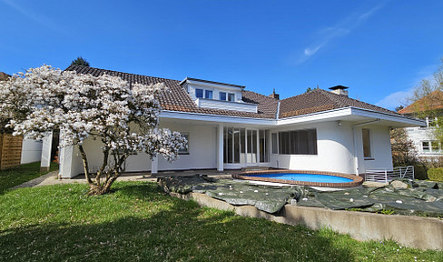 Architektonisch reizvolle Villa in Best-Lage am Mulang maklerfrei