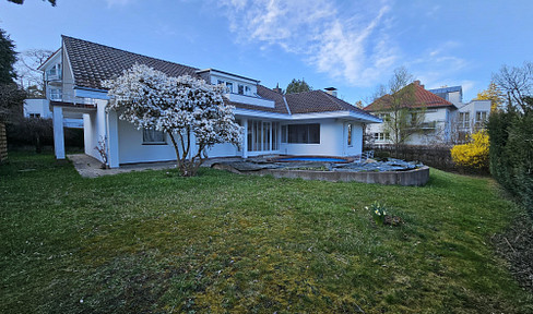 Architektonisch reizvolle Villa in Best-Lage am Mulang maklerfrei