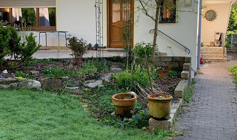 Tolles Haus in Waldrandlage mit Einliegerwohnung
