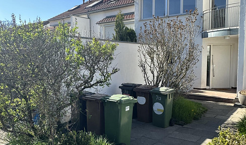 Attraktives Reihenhaus mit 5,5 Zimmer, Garten, 2 Terrassen und 2 Balkone, Garage