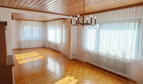Sehr schöne 3,5 Zi-Whg mit großem Balkon und Einbauküche in Karlsruhe - Neureut