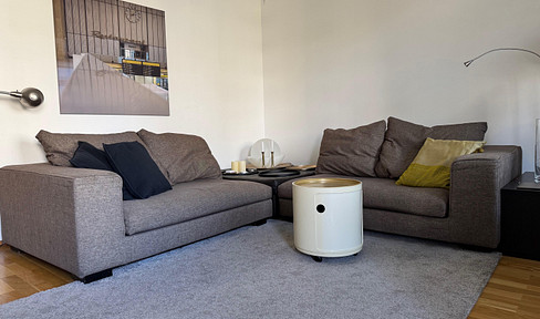 English below! Free of commission! Stylish 3-room apartment near KaDeWe, balcony, elevator, built-in furniture