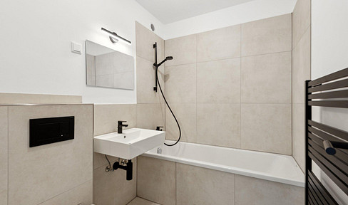 Commission-free, ready-to-move-in 2-room apartment with balcony and underground parking!