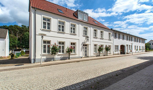 Well-designed 3-room apartment in an old building with terrace in a quiet location