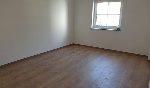 Großzügige EG-Wohnung mit ca. 130,56 m² – auch als zwei Einheiten nutzbar, 8,41% Rendite