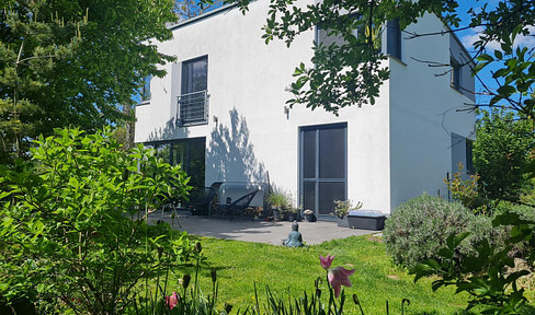 Bauhaus style meets nature