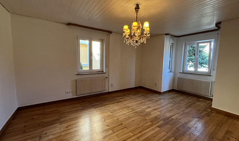 Schöne 4-Zimmer-Wohnung mit großem Garten, Wintergarten und Terrasse in Erlangen