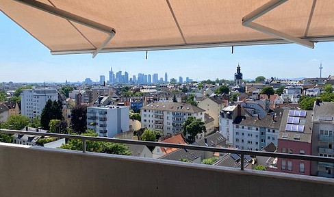 Beautiful, modern two-bedroom apartment with skyline view