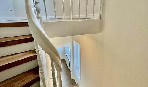 from private owner: Exclusive, sunny "house-in-house" apartment, best villa location