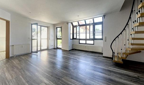 besondere 3 Zimmer Maisonette-Wohnung mit Balkon, TG, Galerie, 2 Bäder, EBK