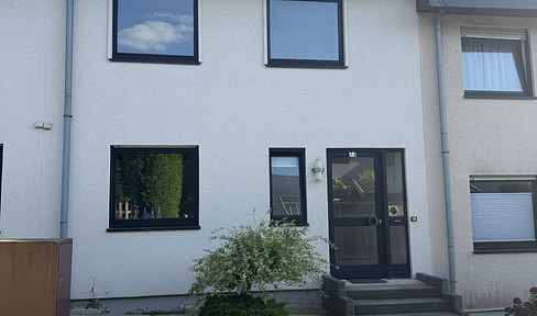 Terraced mid-terrace house with studio in the attic and garage in a great location in Heiligenhaus, from private owner