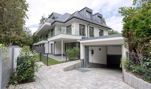 First occupancy with 2 balconies: Stylish 3-room apartment with luxurious interior in Solln