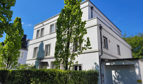 Penthouse Terrassenwohnung direkt am Grüneburgpark sucht neuen Bewohner