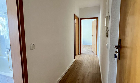 Frisch sanierte, helle 2-Zimmer-Wohnung in zentraler Lage – 61 m²