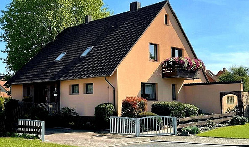 Two-family house, located directly in 31311 Uetze.