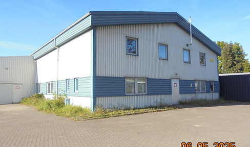 Halle im Gewerbegebiet
