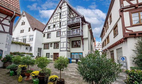 modernisierte 3-Zimmer-Wohnung mit Einbauküche (WG-geeignet)