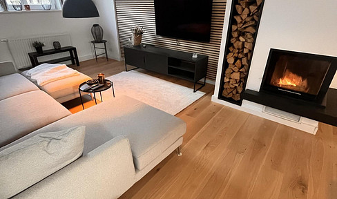 Stylish living with "house within a house character" in a great location!