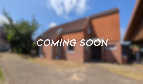 FREE OF PROVISION | Semi-detached house with lots of space, garden and carport