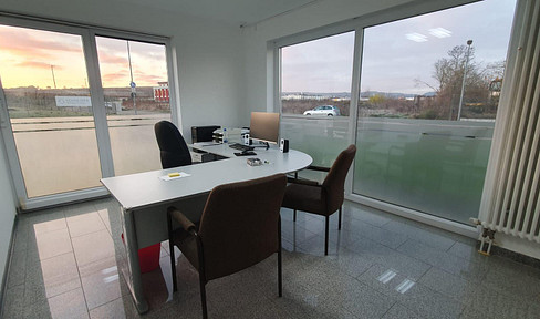 TOP well-maintained, bright office floor for rent from private tenant.