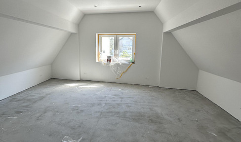 Neusanierte zwei 2-Zimmer Wohnungen und eine 4 1/2-Zimmer Wohnung