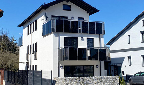 Moderne, schicke Doppelhaushälfte in Lohfelden mit großem Garten