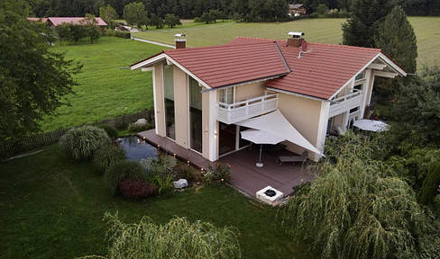 Exklusives Architektenhaus 200 meter vom Chiemsee mit extra Renditepotential durch Ferienvermietung