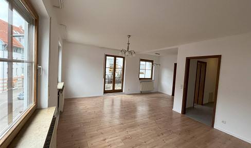 Bright & cozy 2.5-room apartment with EBK, terrace & TGS