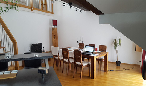 Bright, very well-kept gallery apartment in a quiet, well-connected location